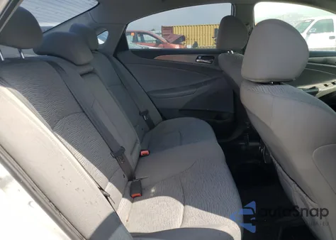 2013 Hyundai Sonata Hybrid z USA, uszkodzony, nr VIN KMHEC4A41DA099526